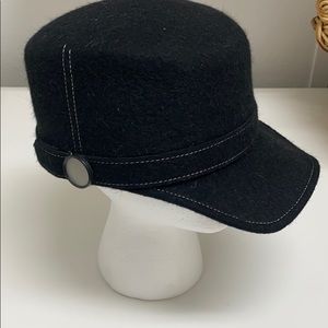 Goorin Black Rabbit Hair Billed Hat - Medi…